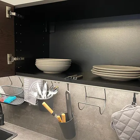 Golden Rose With 24h Checkin And Free Parking